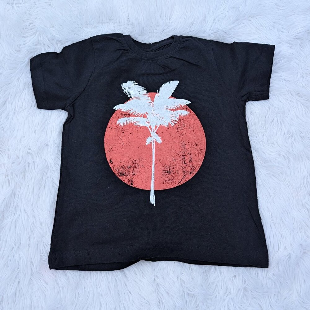 Unisex Minimalist Sunset & Palm Tree Print BlackTee - Stylish,Comfy Tee for kids